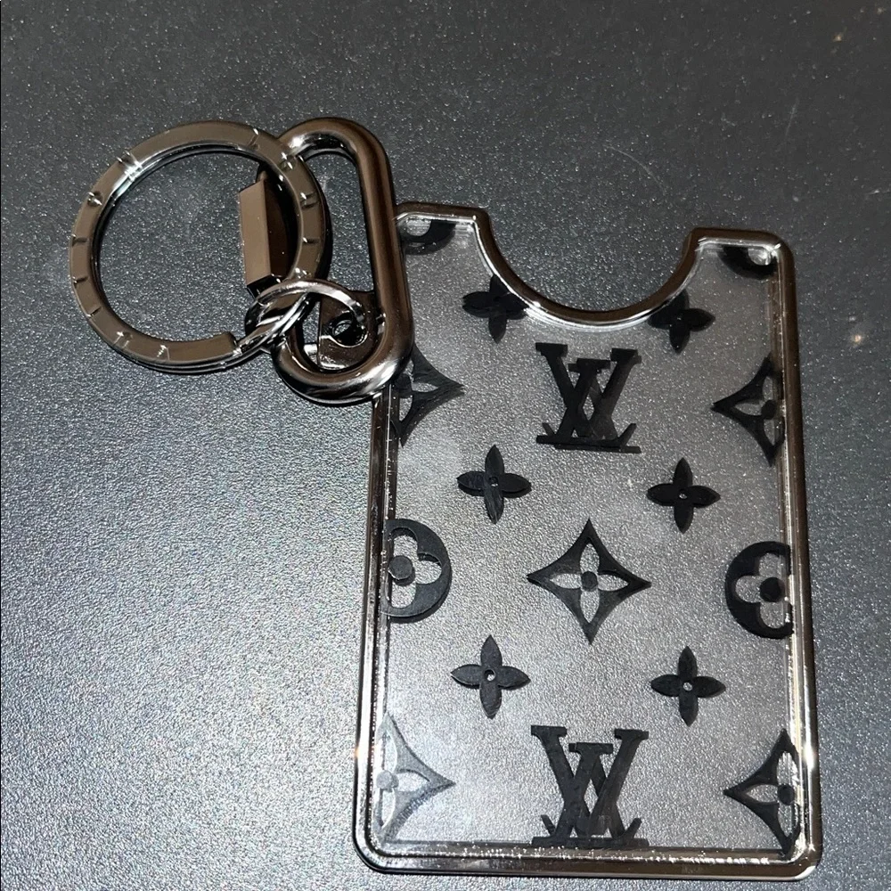Louis Vuitton Keychain Card ID 🪪 ID WALLET